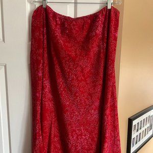 Venezia Jean Clothing Company Red Skirt with Small Flowers (Size 22/24)